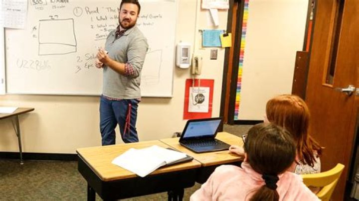 	Schools struggle to find substitute teachers	
