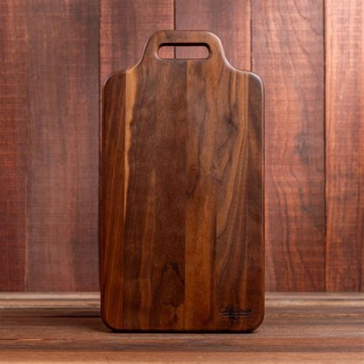 Scotsman Co. Walnut Rectangle Cheese Board
– Laurel Mercantile