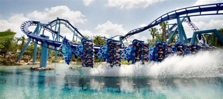 	SeaWorld Orlando raises starting pay to $9.50	