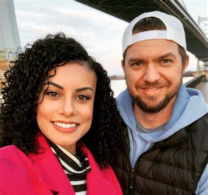Shaina HumphriesBio, Age, Husband, Salary, Net Worth, FOX 29