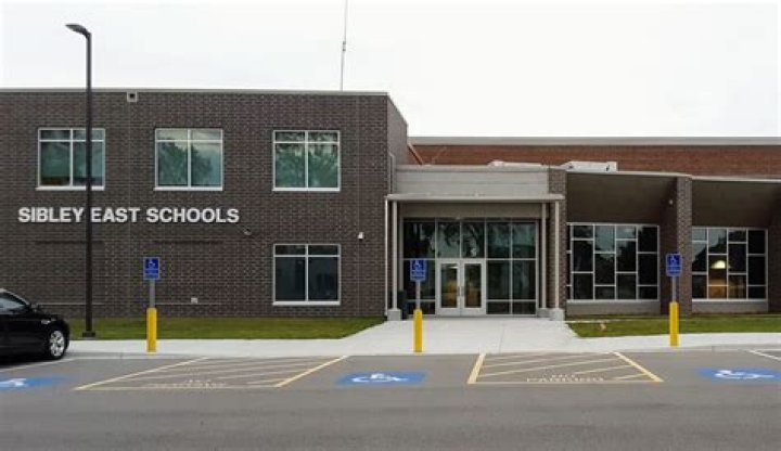 Sibley East Elementary School - Gaylord