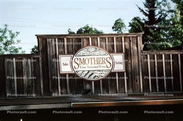 	SMOTHERS BROTHERS NOW MAKE FINE WINES	