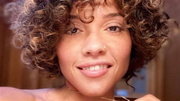 Sophia Urista Wikipedia, Age: How Old Is Brass Against Singer?