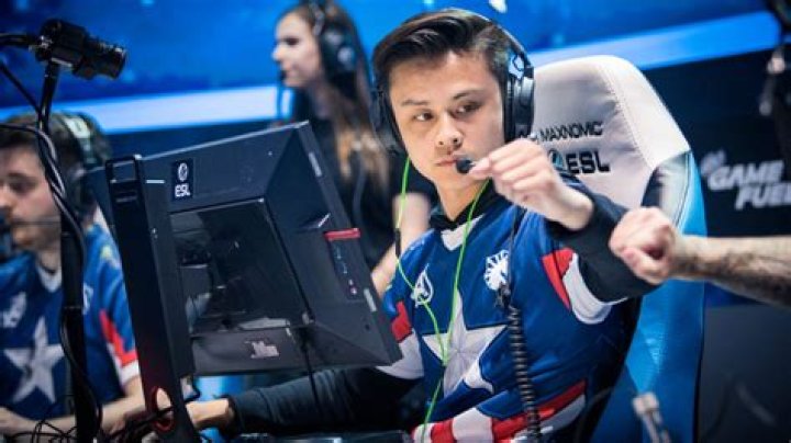 Stewie2k hits out at 