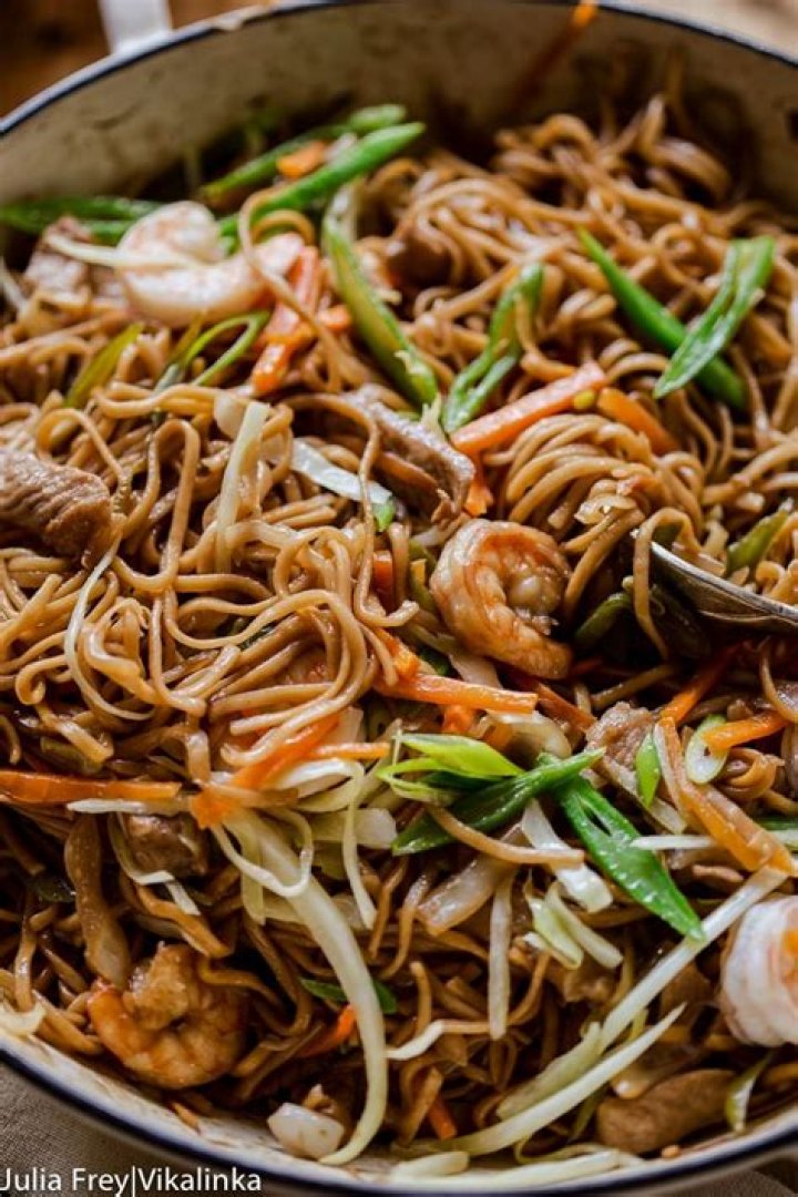 Stir-fried noodles with shrimp and pork belly - recipe
