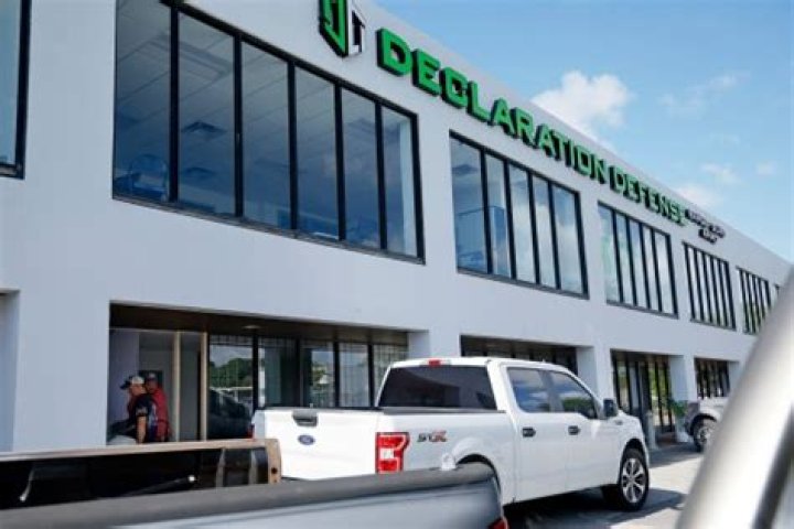 	Stolen car crashes into Pompano Beach gun range, merchandise taken	