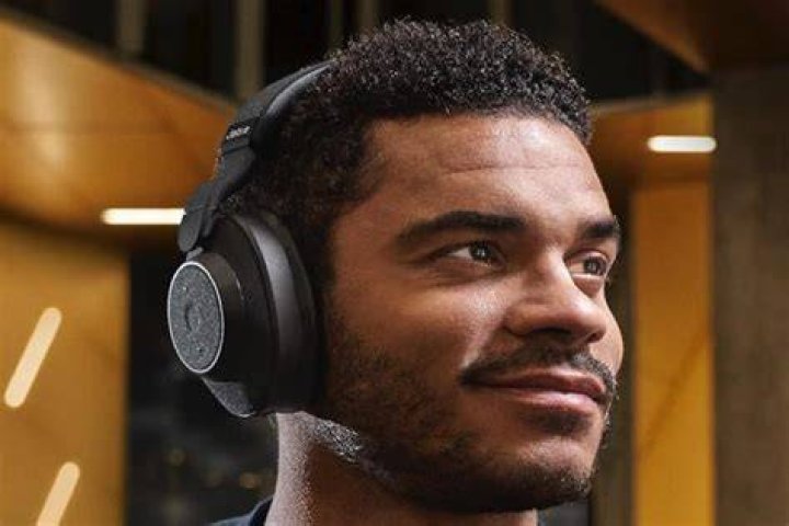 The Best Wireless Headphones for Watching TV in 2024
