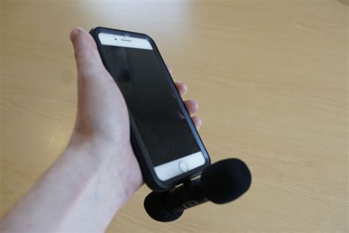 The Movo DoubleMic Di for iPhone Review
