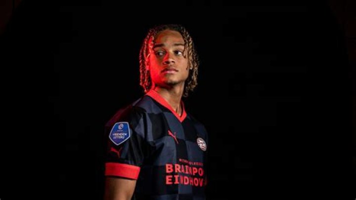 The New Xavi – 11FREUNDE
