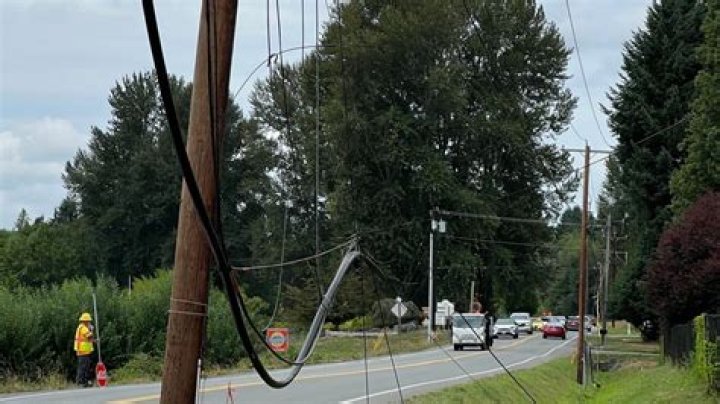 Thieves stealing copper wiring from traffic lights force Oakland to install stop signs