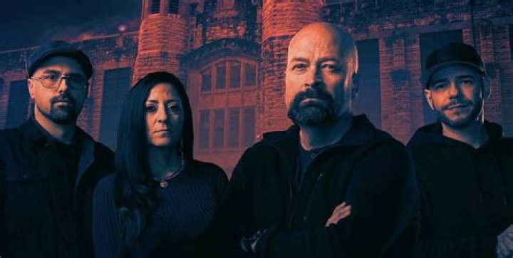 This Is Why We Keep Tuning in For Paranormal Shows Like 'Ghost Hunters' & 'Kindred Spirits'