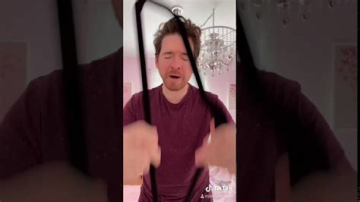 TikTok's hanger reflex trend has taken over the internet