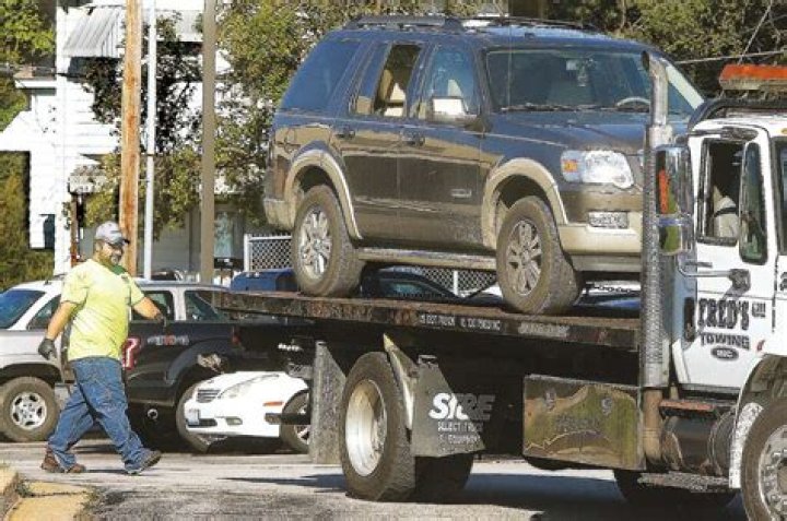 	TOWING COMPANY UNDER FIRE BOYNTON INVESTIGATES COMPLAINTS OVER FEES	