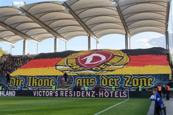 Traditionen und Zonen-Ikonen – 11FREUNDE