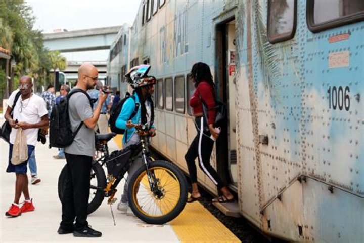 
Transportation |	Tri-Rail to start test runs for downtown Miami service	