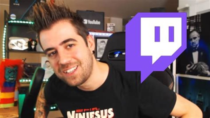 Twitch reverses Auronplay ban after suspension for bizarre reason