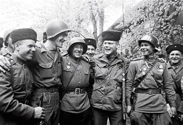 	U.S. TRAVELER WILL MEET SOVIET PEN PALS	