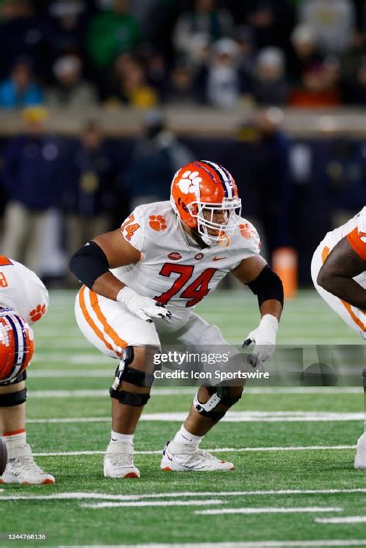 	U-School 2021 offensive lineman Marcus Tate commits to Clemson	
