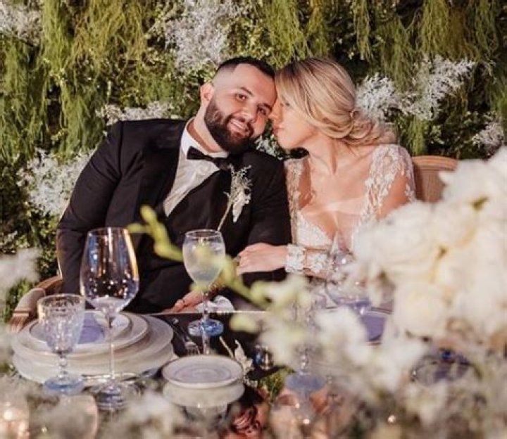 Unraveling The Mystery: Is Carin Leon Married?