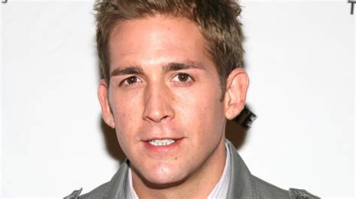 Unraveling The Mystery: Is Eric Szmanda Married?