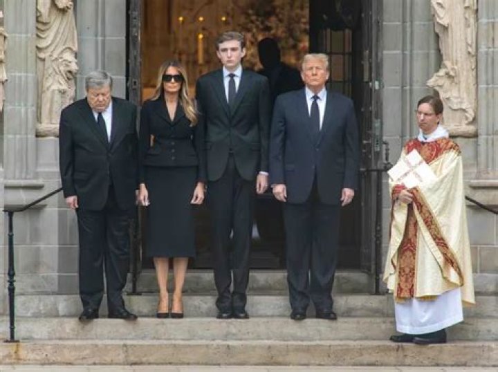 Unveiling Barron Trump's Girlfriend: A Closer Look At Their Photo