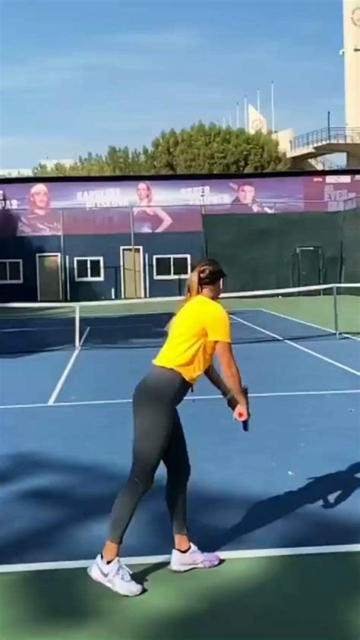 Unveiling Her Playing Style and Tennis Techniques