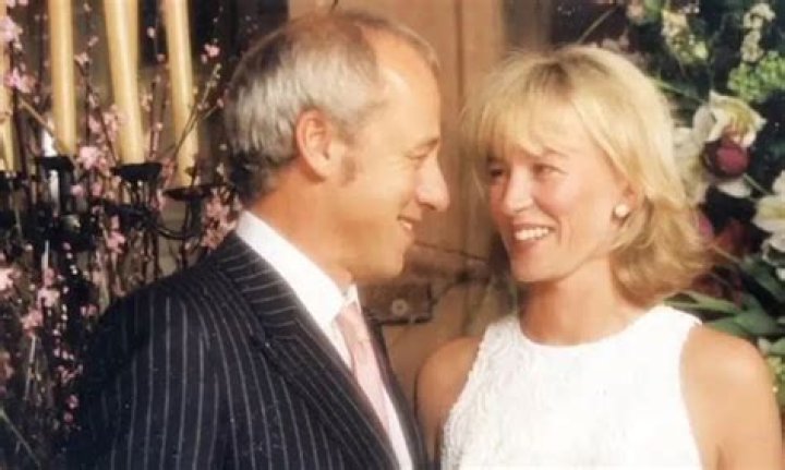 Unveiling The Life Of Mark Knopfler's Spouse