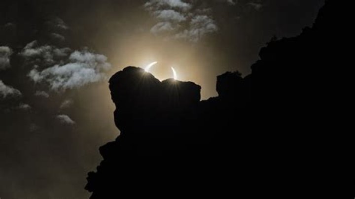 Utah man's broken camera captures spectacular Ring of Fire shot