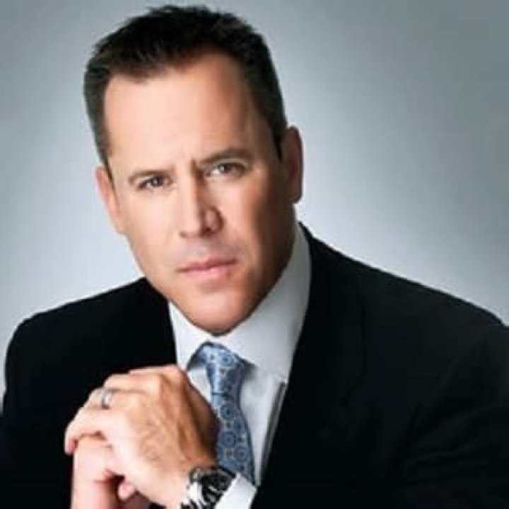 Vince Flynn - Bio, Age, Height, Nationality, Net Worth, Facts
