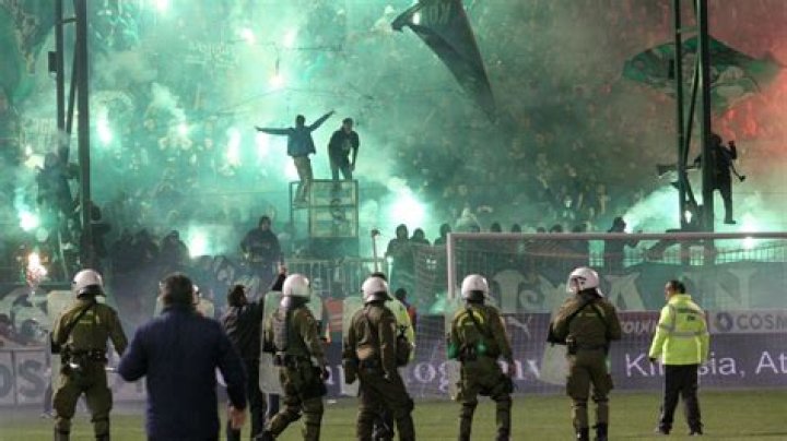 Vorboten der Apokalypse - Die griechische Liga am Abgrund – 11FREUNDE