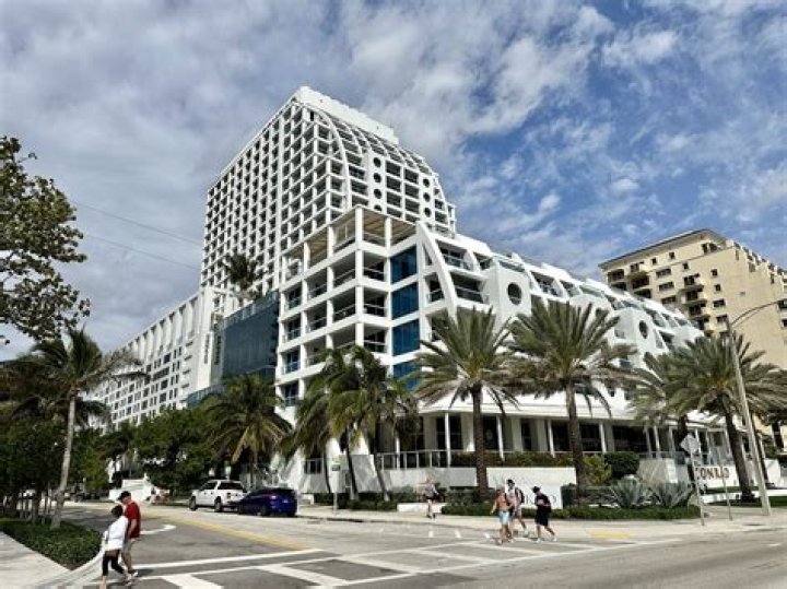 	Wal-Mart ready to open its first store in Fort Lauderdale	