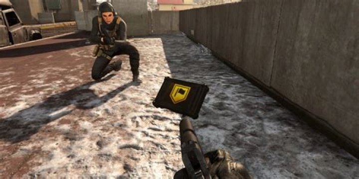 Warzone players outraged as Recon Contracts spawn in impossible to reach locations