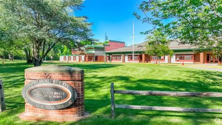 Washington Drive Primary School - Centerport