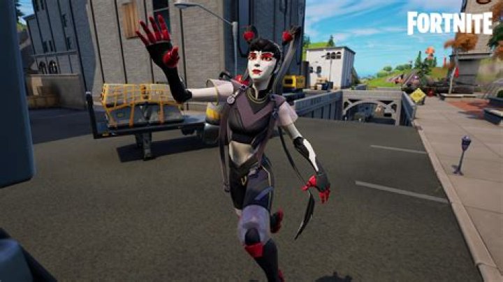 What is 'Mantling' in Fortnite?