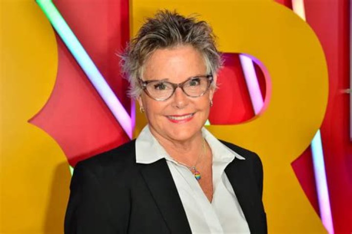 What is Amanda Bearse Net Worth 2024: Career, Earnings & Financial Success