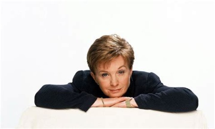 What is Anne Robinson Net Worth 2024: Detailed Financial Overview