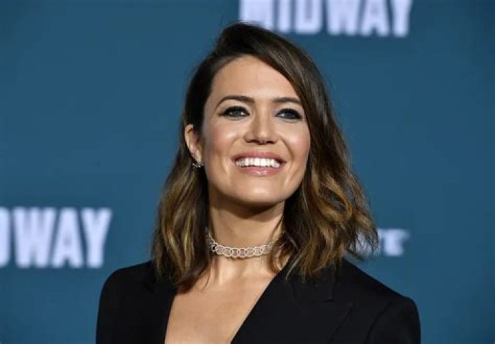 What is Mandy Moore Net Worth 2024: Wiki, Real Name, Age, Height, Family