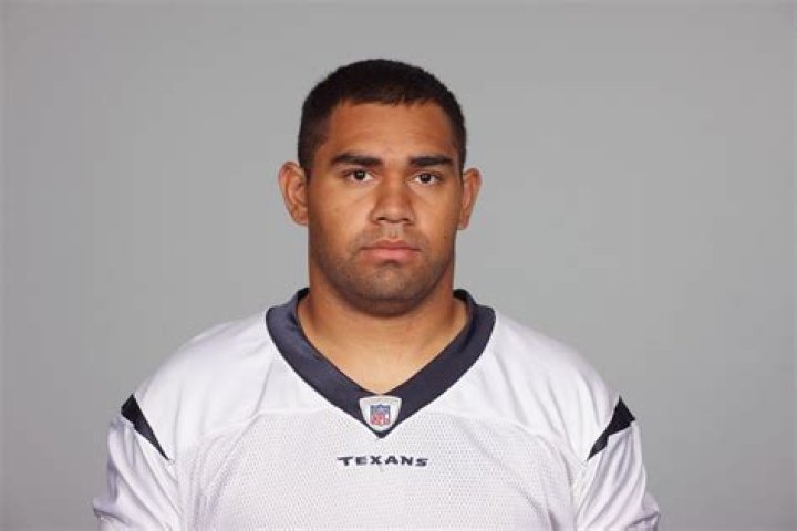 Which NFL team did UFC star Zac Pauga play for?