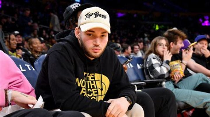 Who is Adin ross’s sister?