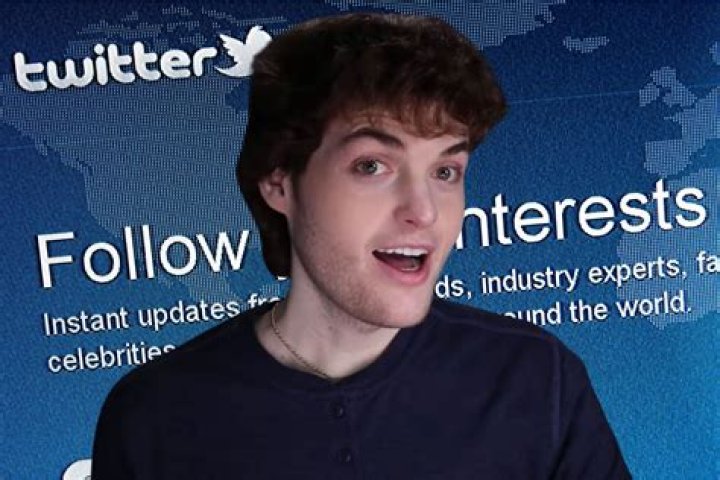 Who is Clayton Ray Huff? Twitter is guessing Dream's real name after face reveal