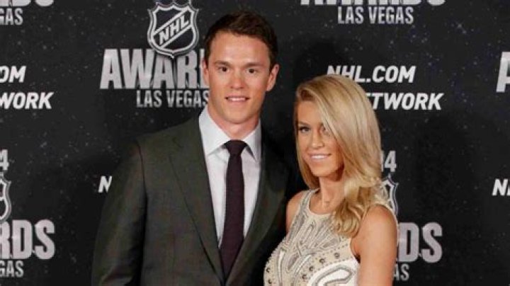 Who is Jonathan Toews' girlfriend? Meet Lindsey Vecchione