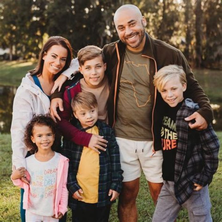 Who Is Kelsey Pumel? Wiki, Age, Bio, Height, Husband, Children & More