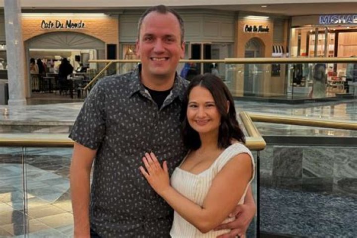Who Is Melanie Rose’s Husband? Look Into Her Married Life