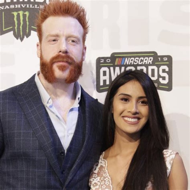 Who is Sheamus' fiancee, Isabella Revilla? 