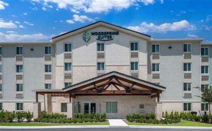 	WoodSpring Suites, formerly Value Place, opens first Palm Beach County hotel	