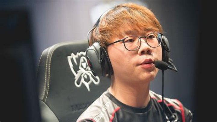 Worlds champion PawN explains League comeback: 