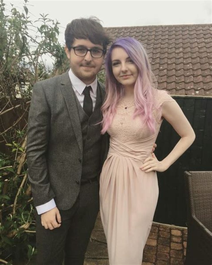 YouTuber LDShadowLady is Married, Who is her Husband? Know About Her Romantic Relationship